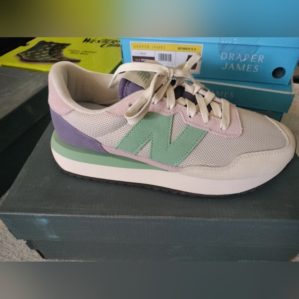 New Balance Women's Multi-Color Retro Runner Sneaker - 237